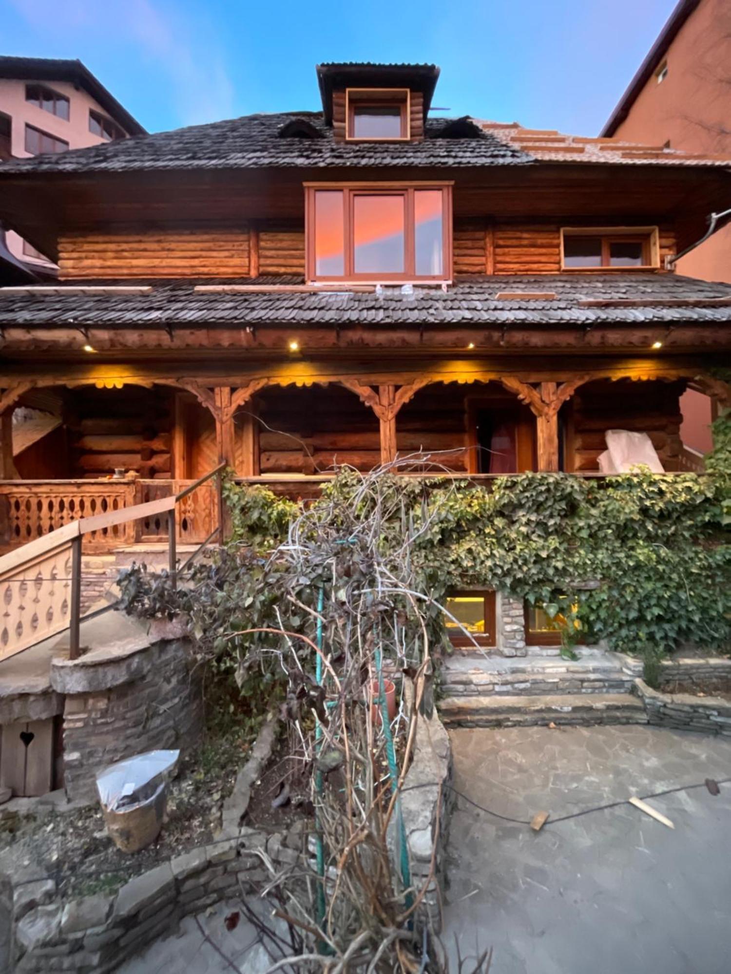 Suita Pin - Catun Sinaia Exteriör bild